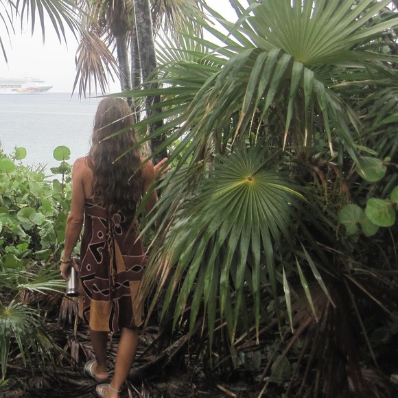 Meet your Posher, Monica - Picture 1 of 1